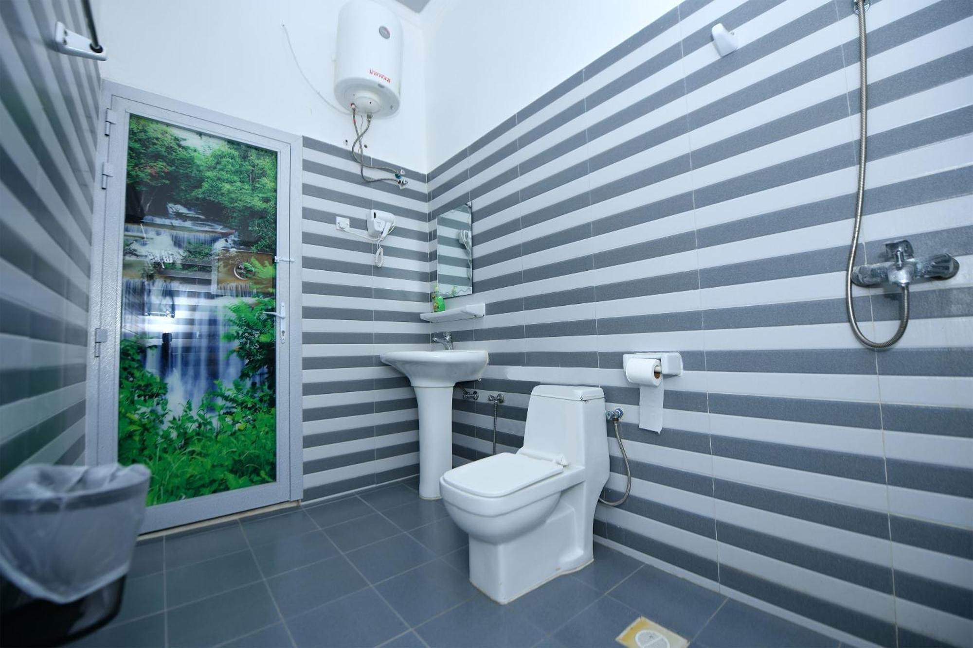Oyo 140 Al Musafir Apartamento Barka